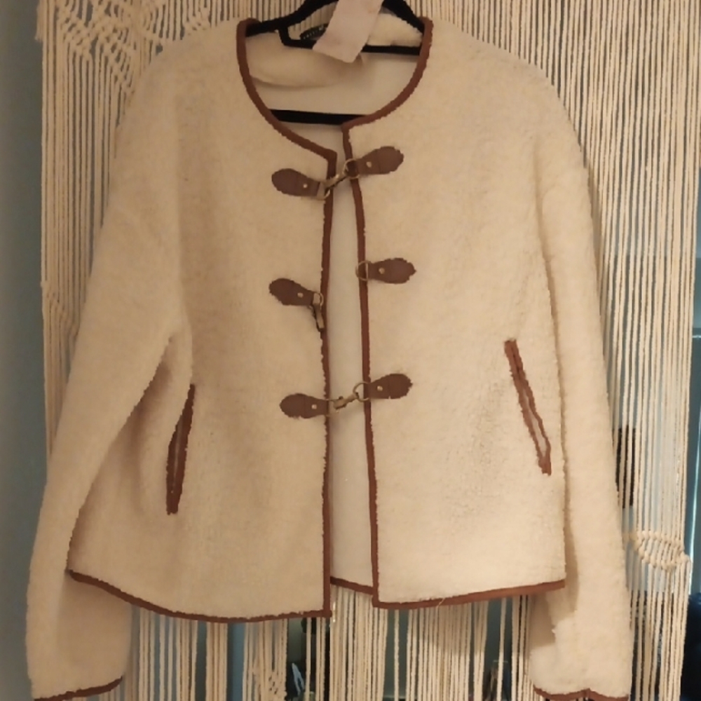 Women's NWT Cream Jacket with Brown faux Leather Accents And Clips Size Medium